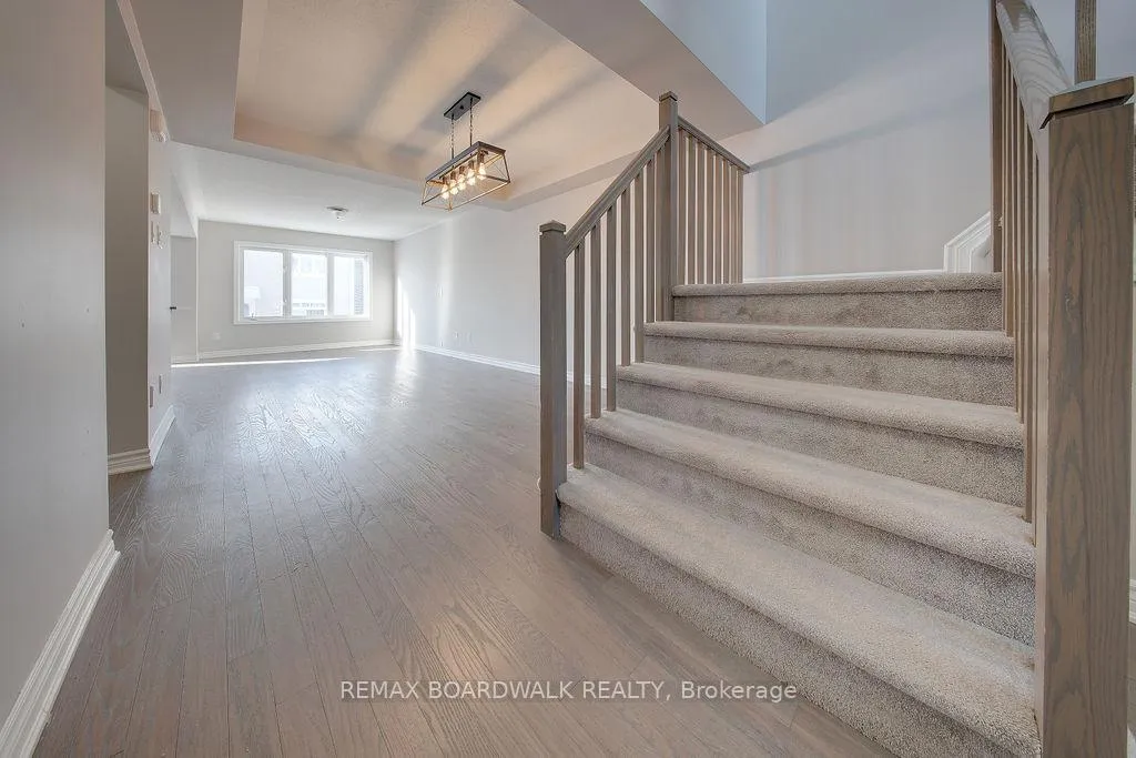 Photo 9 of 132 Conifer Creek Circle, Ottawa, Kanata - Emerald Meadows/Trailwest — HOMEH