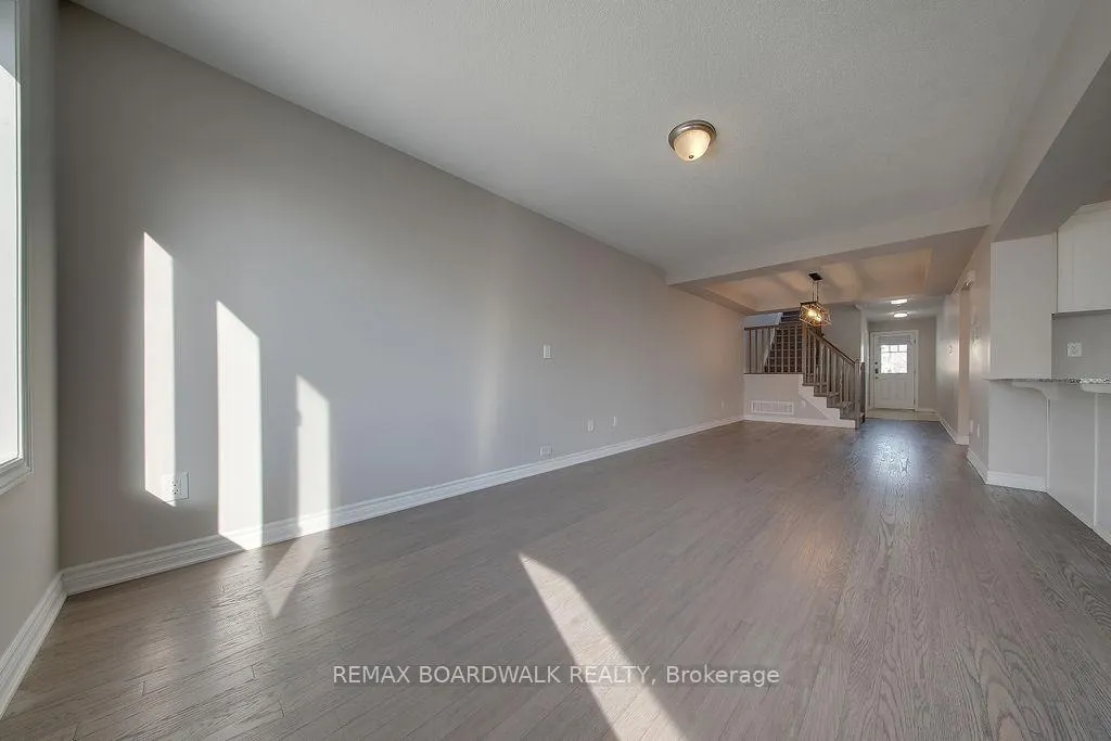 Photo 13 of 132 Conifer Creek Circle, Ottawa, Kanata - Emerald Meadows/Trailwest — HOMEH