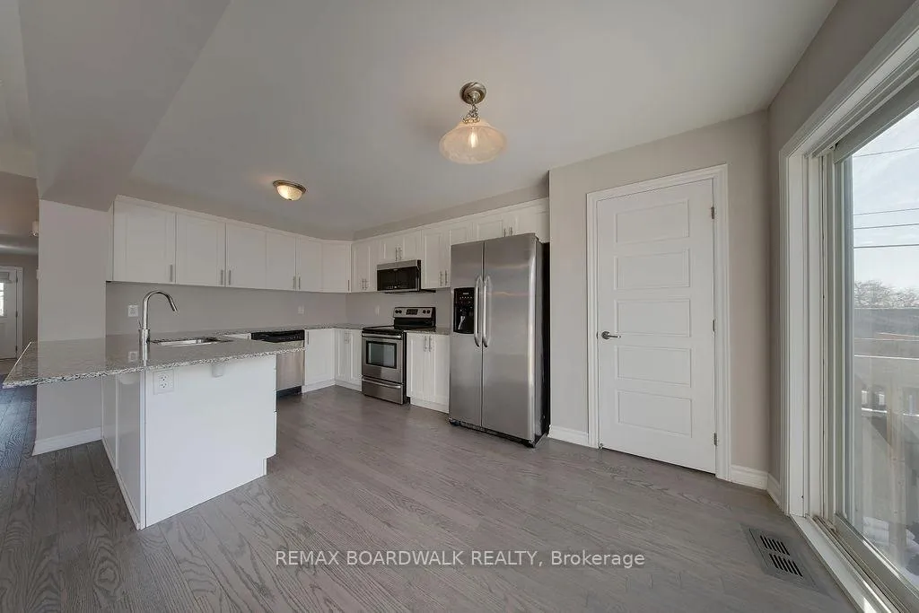 Photo 16 of 132 Conifer Creek Circle, Ottawa, Kanata - Emerald Meadows/Trailwest — HOMEH
