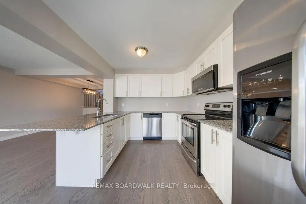 Photo 18 of 132 Conifer Creek Circle, Ottawa, Kanata - Emerald Meadows/Trailwest — HOMEH