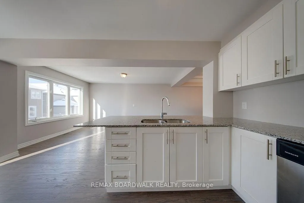 Photo 20 of 132 Conifer Creek Circle, Ottawa, Kanata - Emerald Meadows/Trailwest — HOMEH