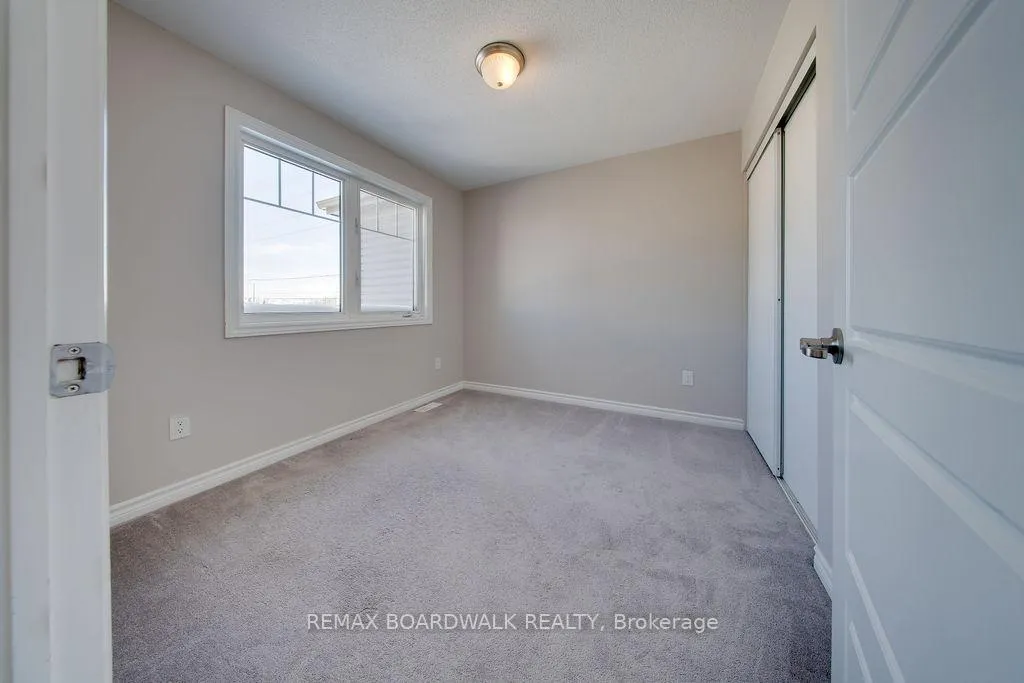 Photo 34 of 132 Conifer Creek Circle, Ottawa, Kanata - Emerald Meadows/Trailwest — HOMEH