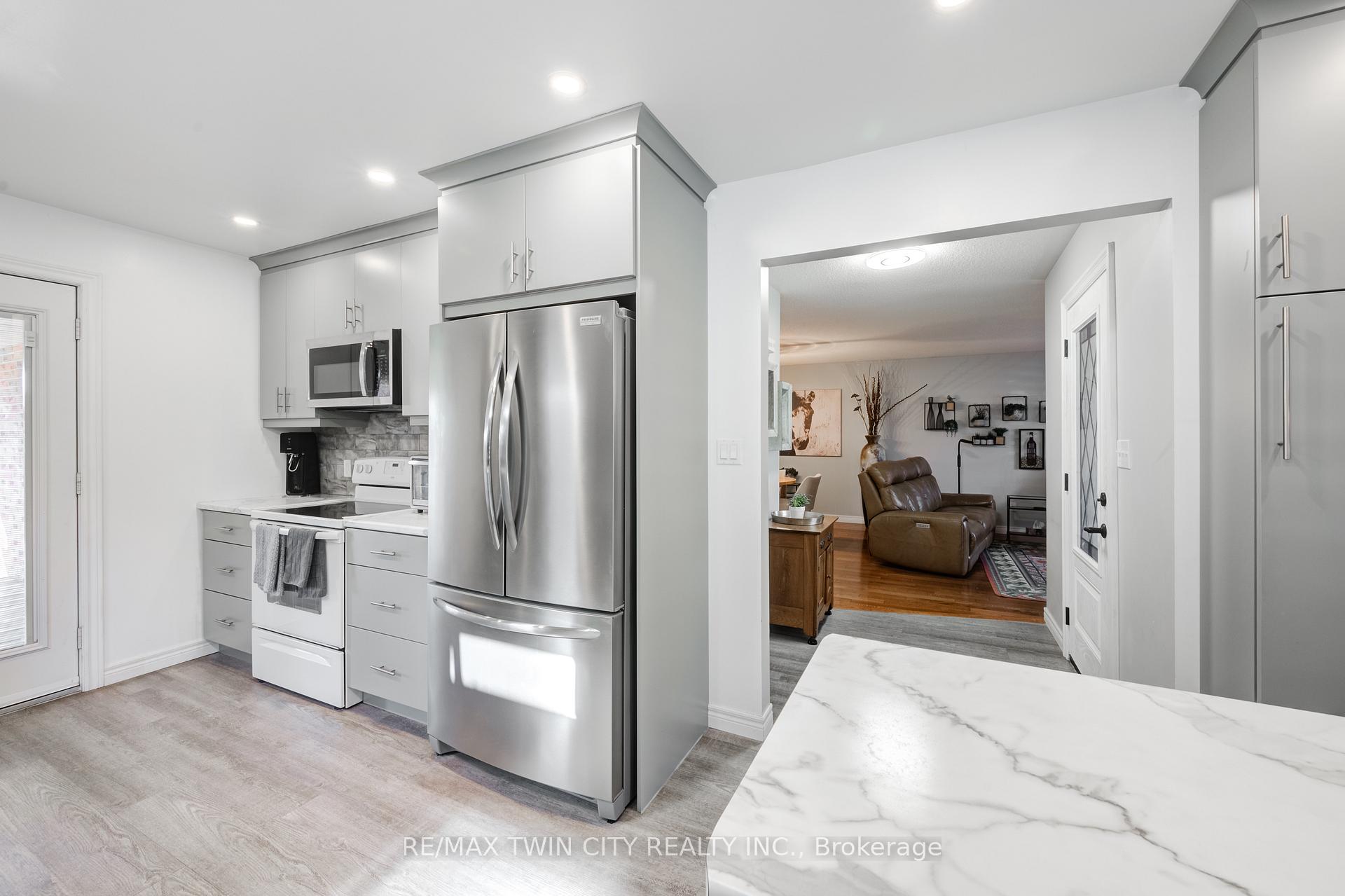Photo 8 of 59 Oldewood Crescent, St. Thomas — HOMEH