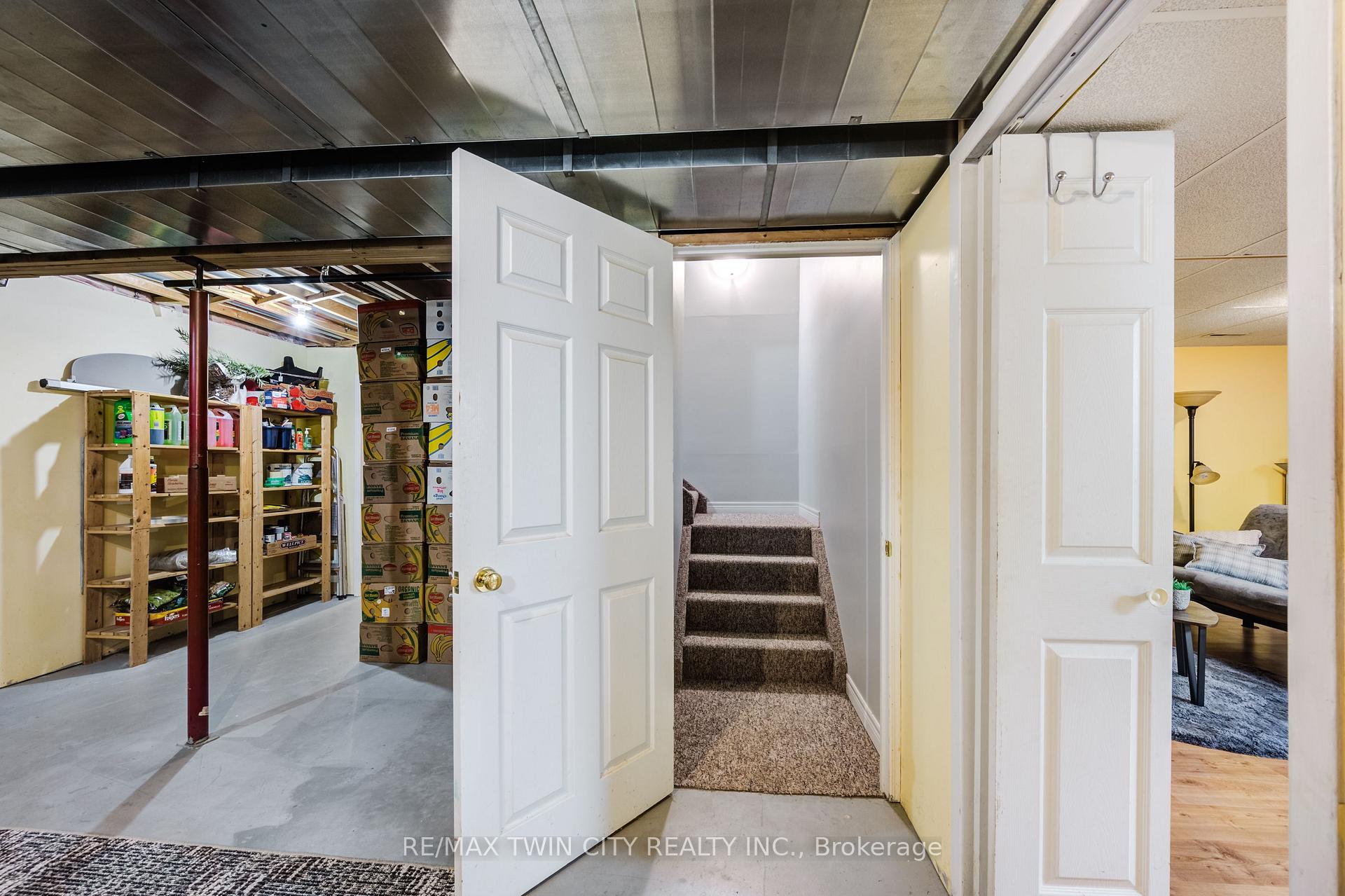 Photo 15 of 59 Oldewood Crescent, St. Thomas — HOMEH