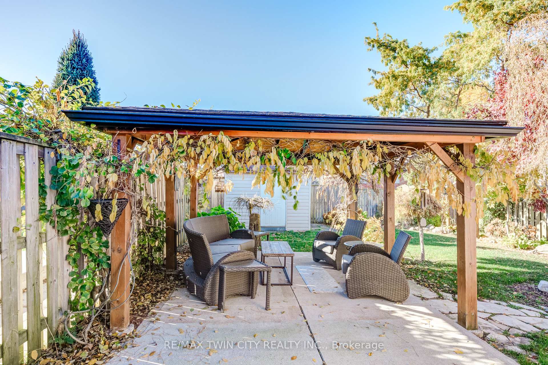 Photo 43 of 59 Oldewood Crescent, St. Thomas — HOMEH