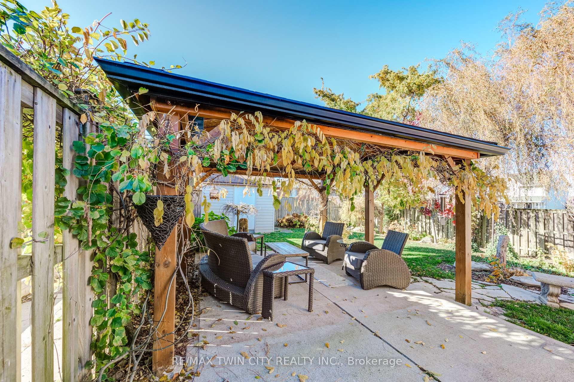 Photo 54 of 59 Oldewood Crescent, St. Thomas — HOMEH