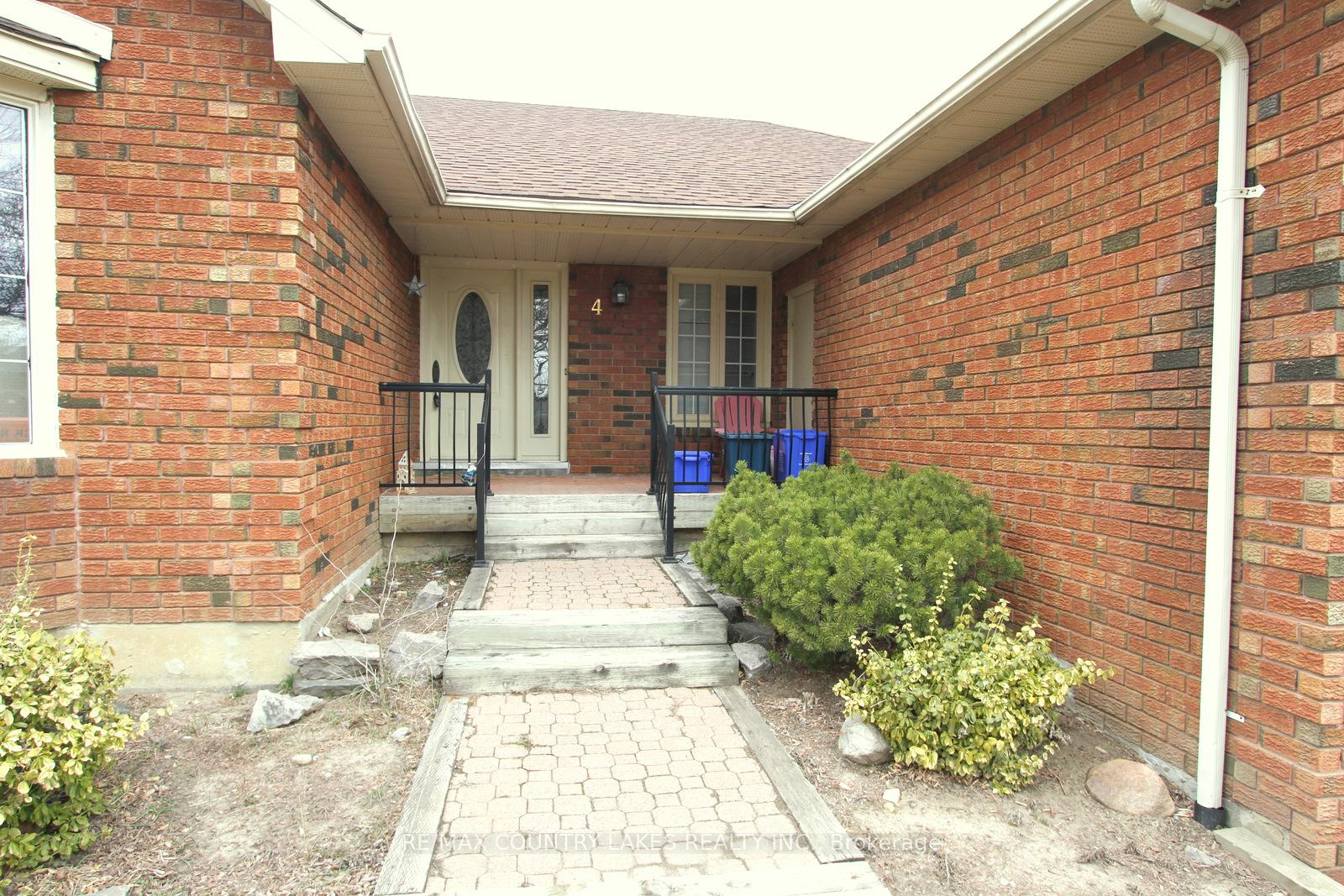Photo 2 of 4 Sillett Drive, Ajax, Central West — HOMEH
