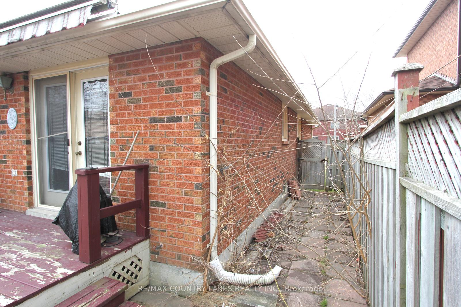 Photo 4 of 4 Sillett Drive, Ajax, Central West — HOMEH