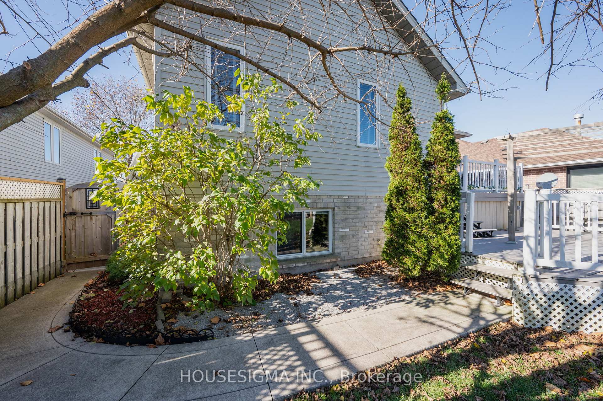 Photo 72 of 7 Rosethorn Court, St. Thomas — HOMEH