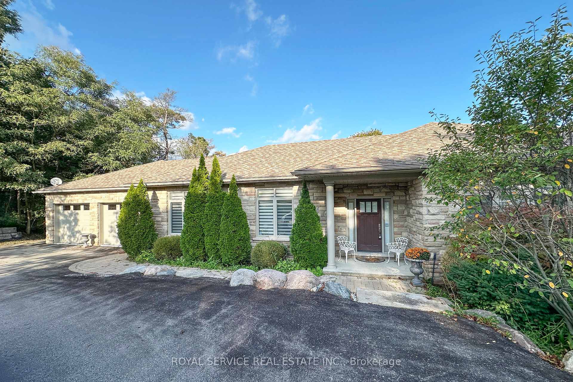 Photo 4 of 5555 Main Street, Clarington, Orono — HOMEH