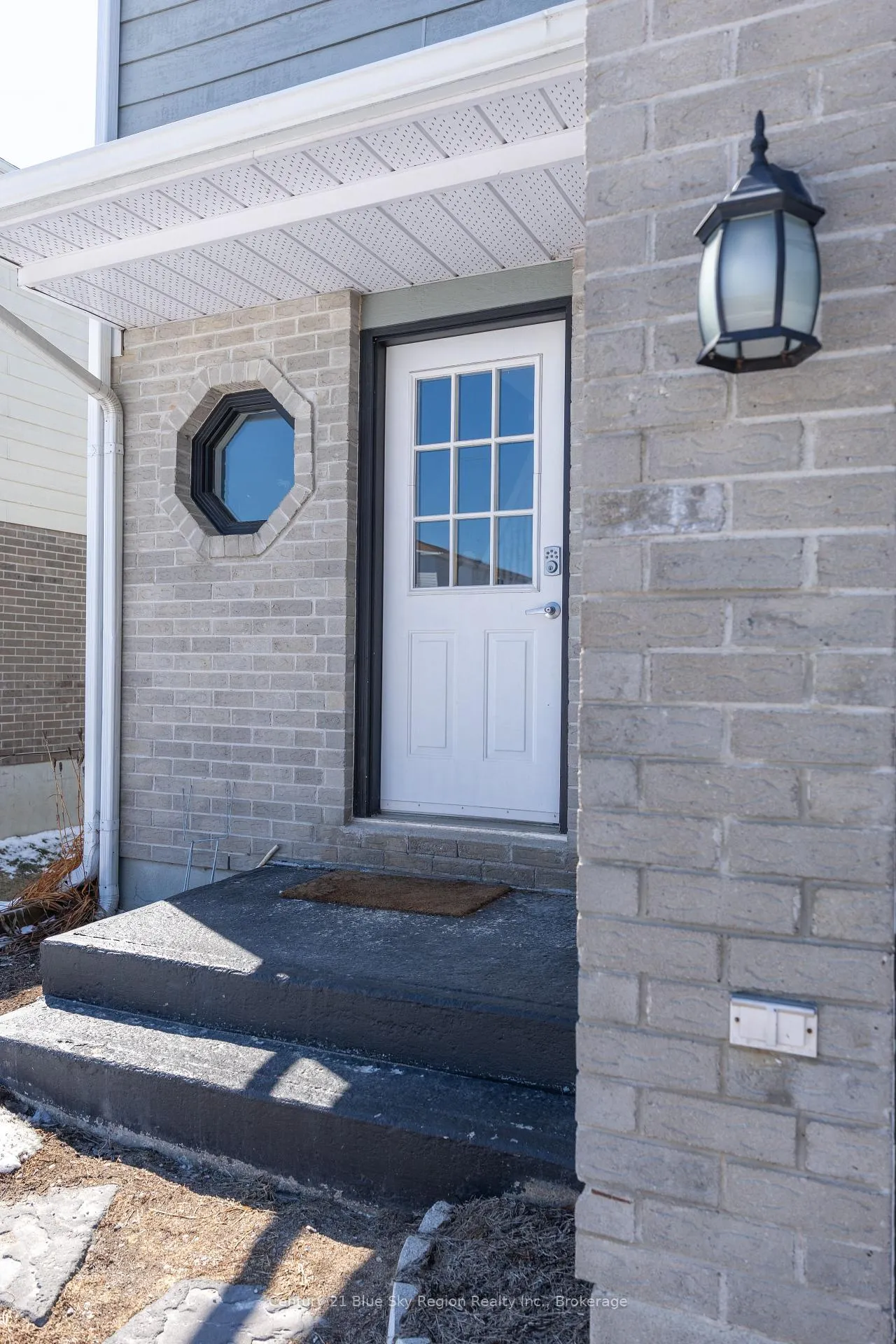 Photo 2 of 339 Champlain Street, North Bay, College Heights — HOMEH
