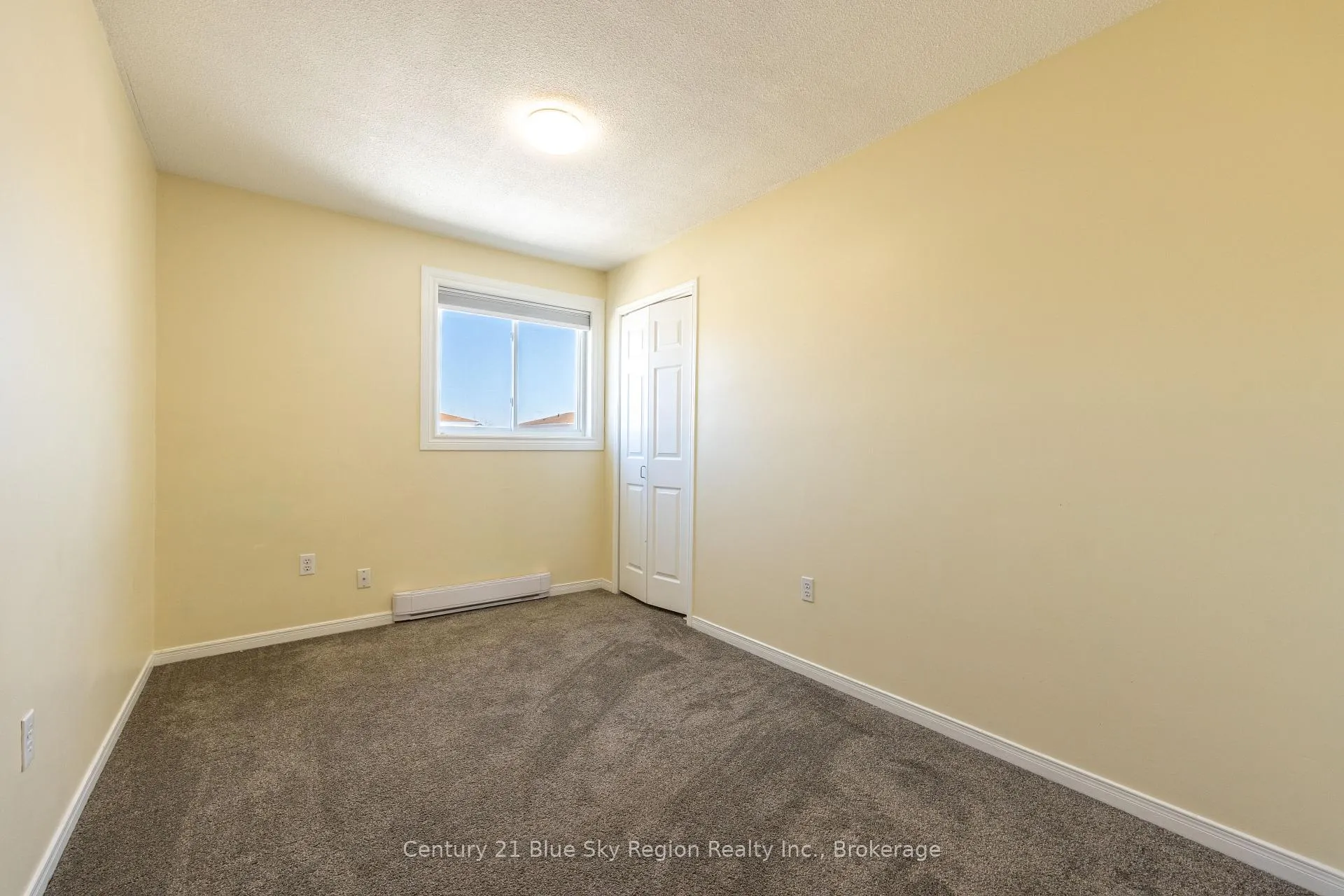 Photo 14 of 339 Champlain Street, North Bay, College Heights — HOMEH