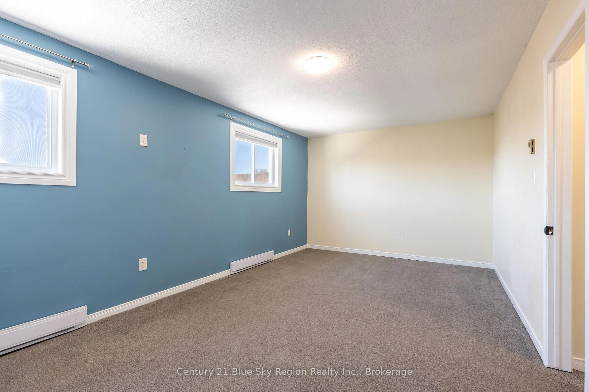 Photo 21 of 339 Champlain Street, North Bay, College Heights — HOMEH