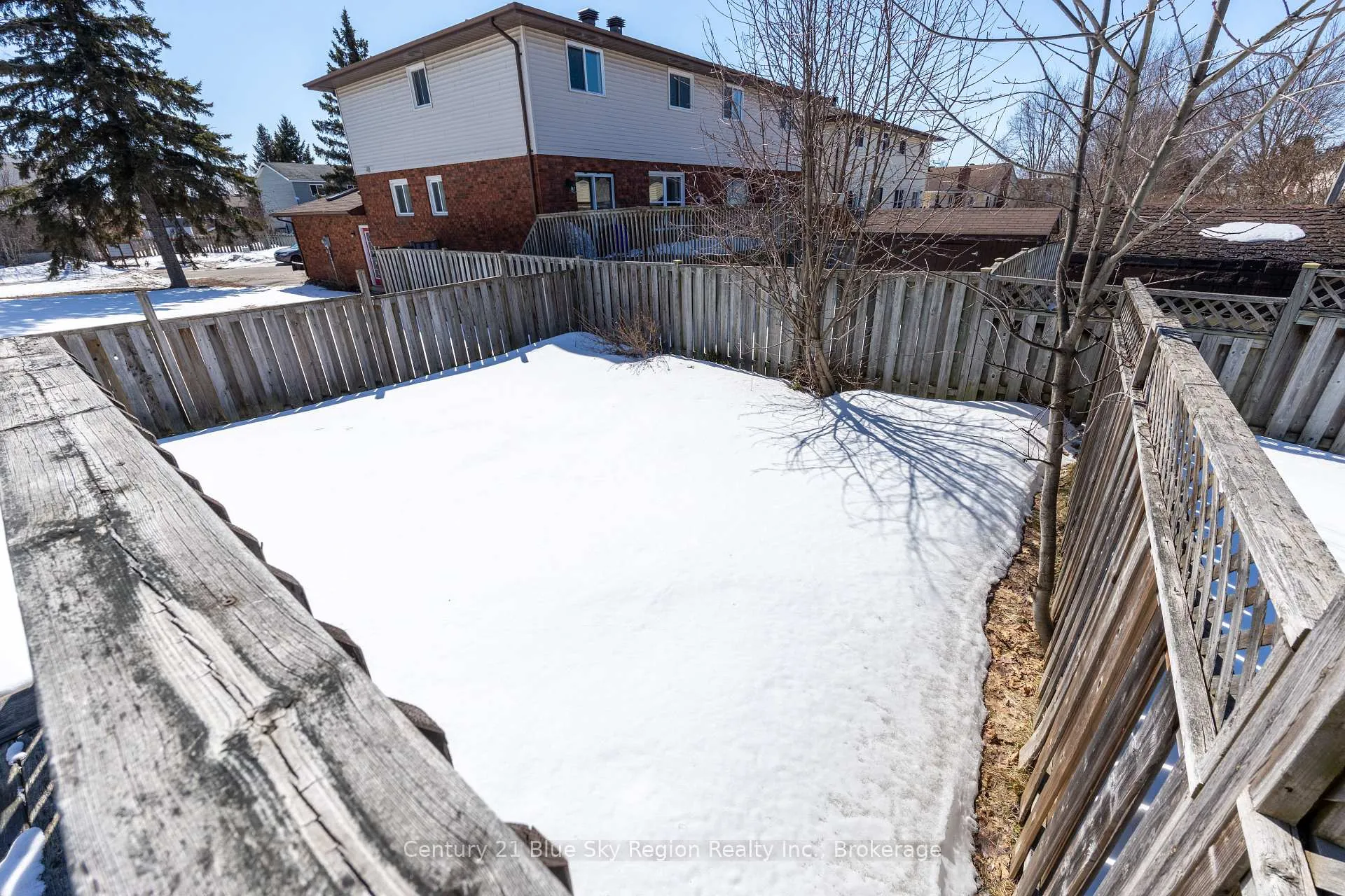 Photo 30 of 339 Champlain Street, North Bay, College Heights — HOMEH
