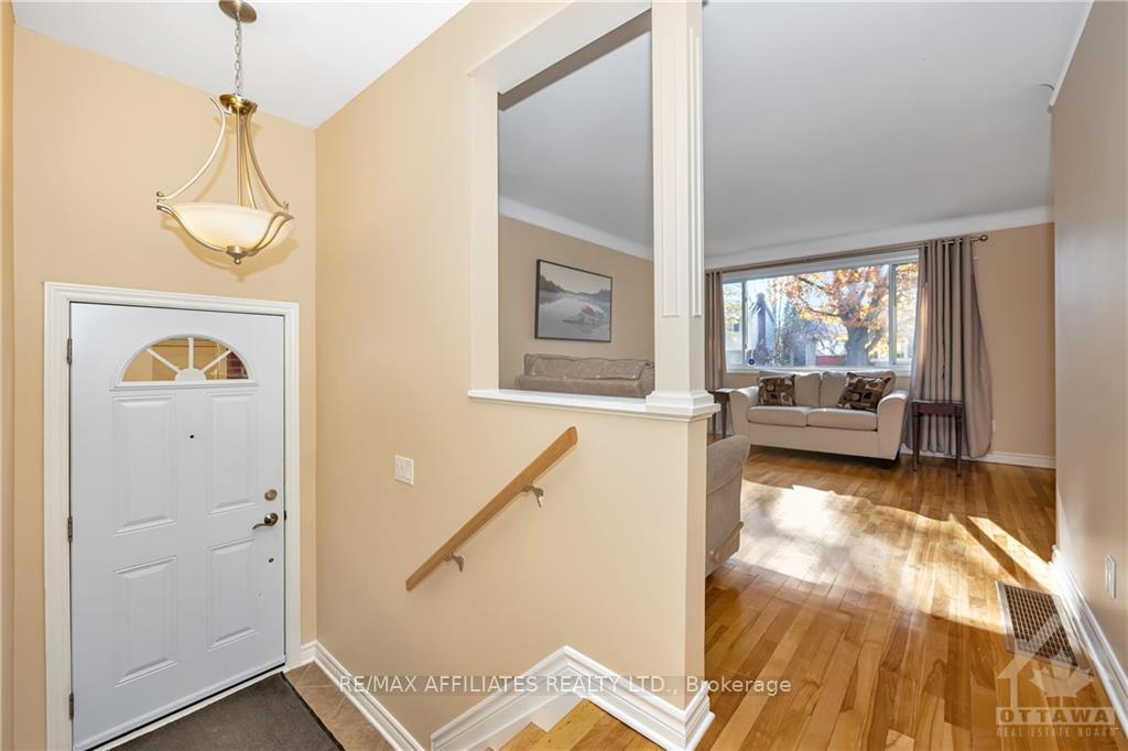 Photo 2 of 1191 Castle Hill Crescent, Ottawa, Copeland Park — HOMEH