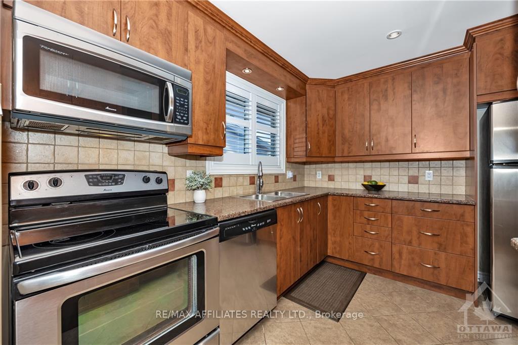 Photo 7 of 1191 Castle Hill Crescent, Ottawa, Copeland Park — HOMEH