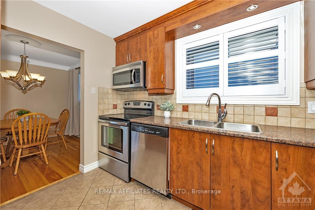 Photo 8 of 1191 Castle Hill Crescent, Ottawa, Copeland Park — HOMEH