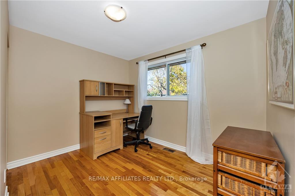 Photo 12 of 1191 Castle Hill Crescent, Ottawa, Copeland Park — HOMEH