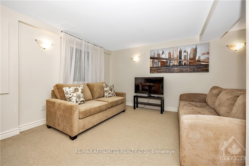 Photo 18 of 1191 Castle Hill Crescent, Ottawa, Copeland Park — HOMEH