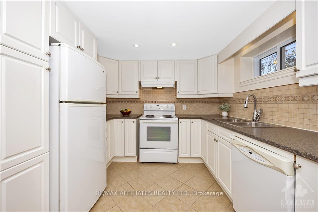 Photo 21 of 1191 Castle Hill Crescent, Ottawa, Copeland Park — HOMEH