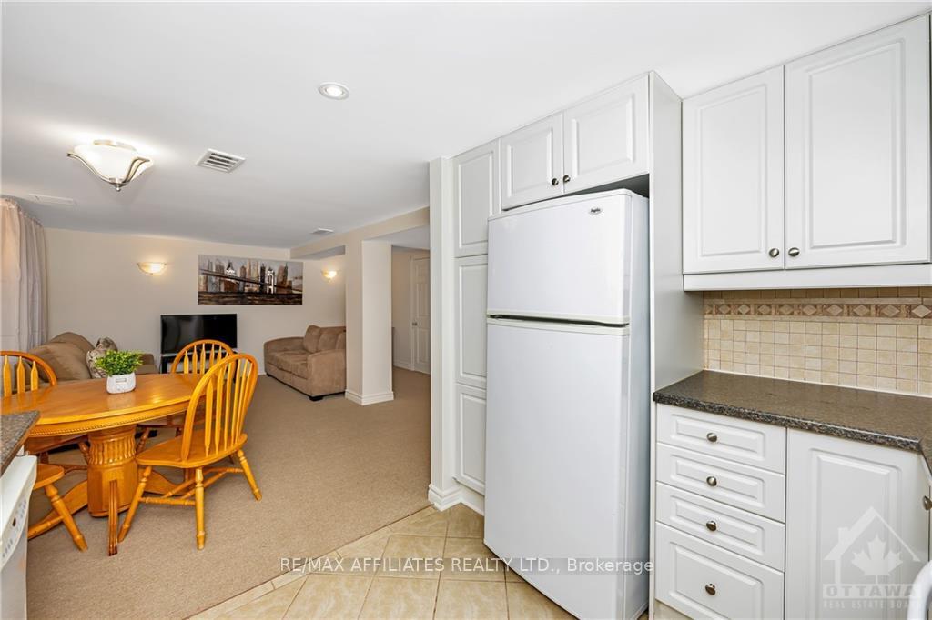 Photo 22 of 1191 Castle Hill Crescent, Ottawa, Copeland Park — HOMEH