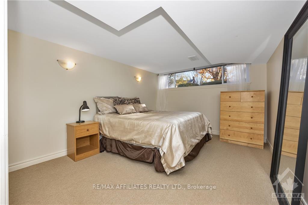 Photo 24 of 1191 Castle Hill Crescent, Ottawa, Copeland Park — HOMEH