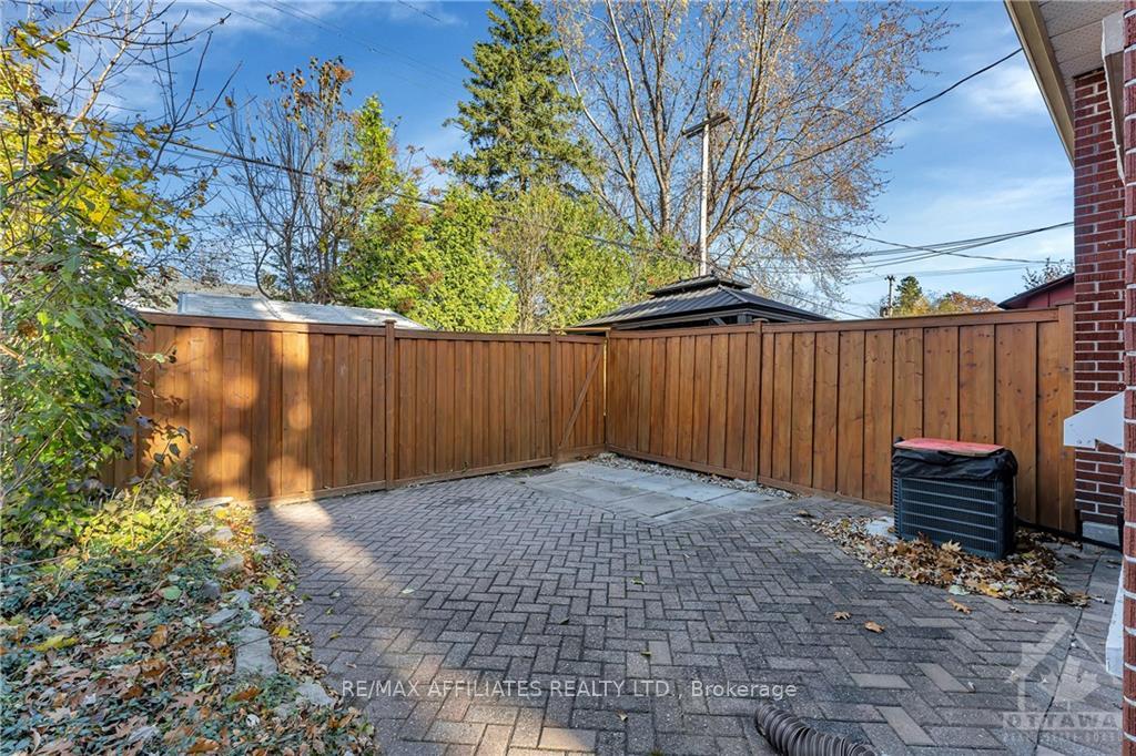 Photo 27 of 1191 Castle Hill Crescent, Ottawa, Copeland Park — HOMEH