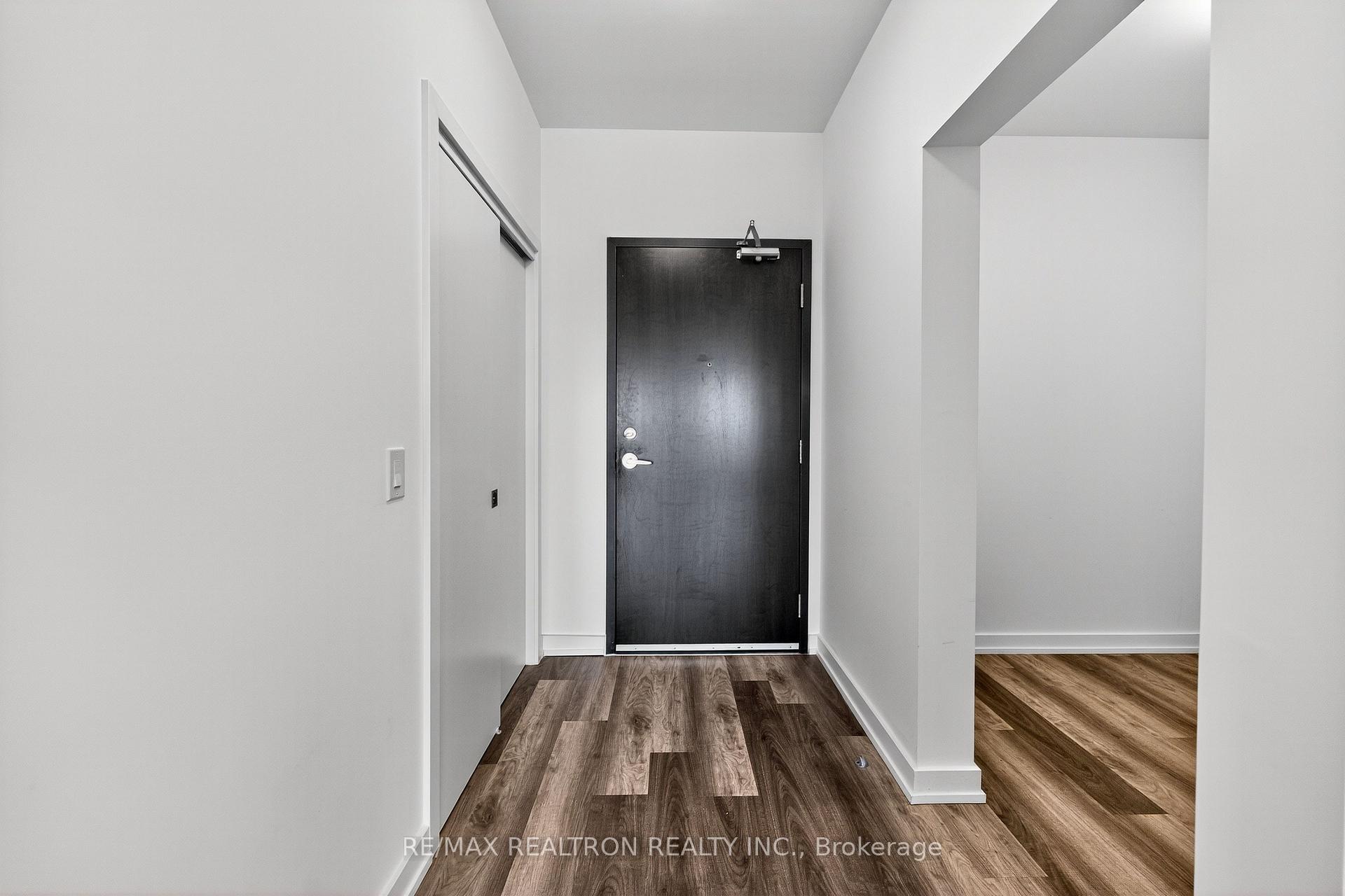 Photo 7 of Unit 423, 430 Essa Road, Barrie, Holly — HOMEH