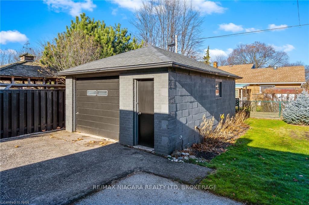 Photo 29 of 9 Regina Avenue, St. Catharines, Bunting/Linwell — HOMEH