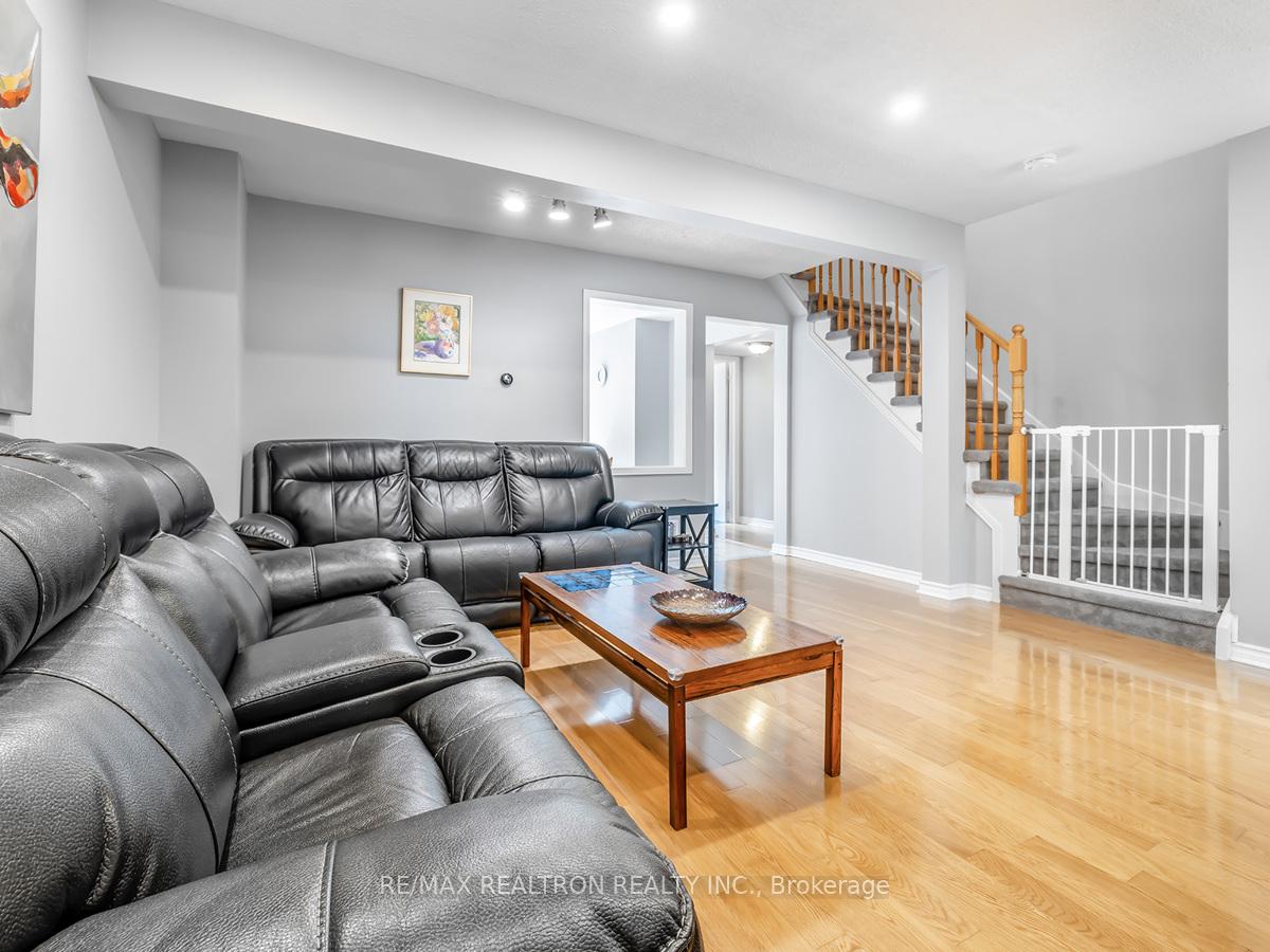 Photo 9 of 108 Sandfield Drive, Aurora, Aurora Highlands — HOMEH