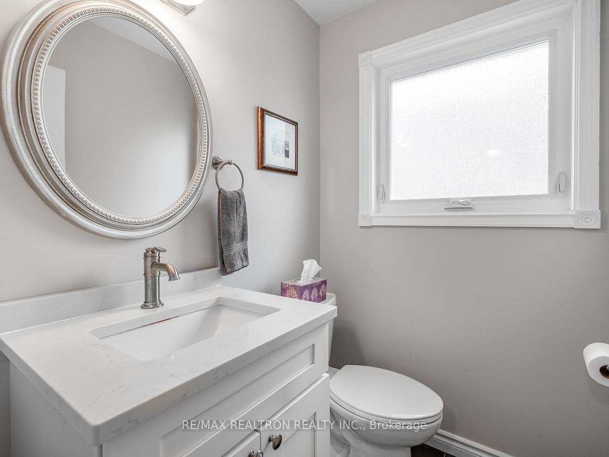 Photo 10 of 108 Sandfield Drive, Aurora, Aurora Highlands — HOMEH
