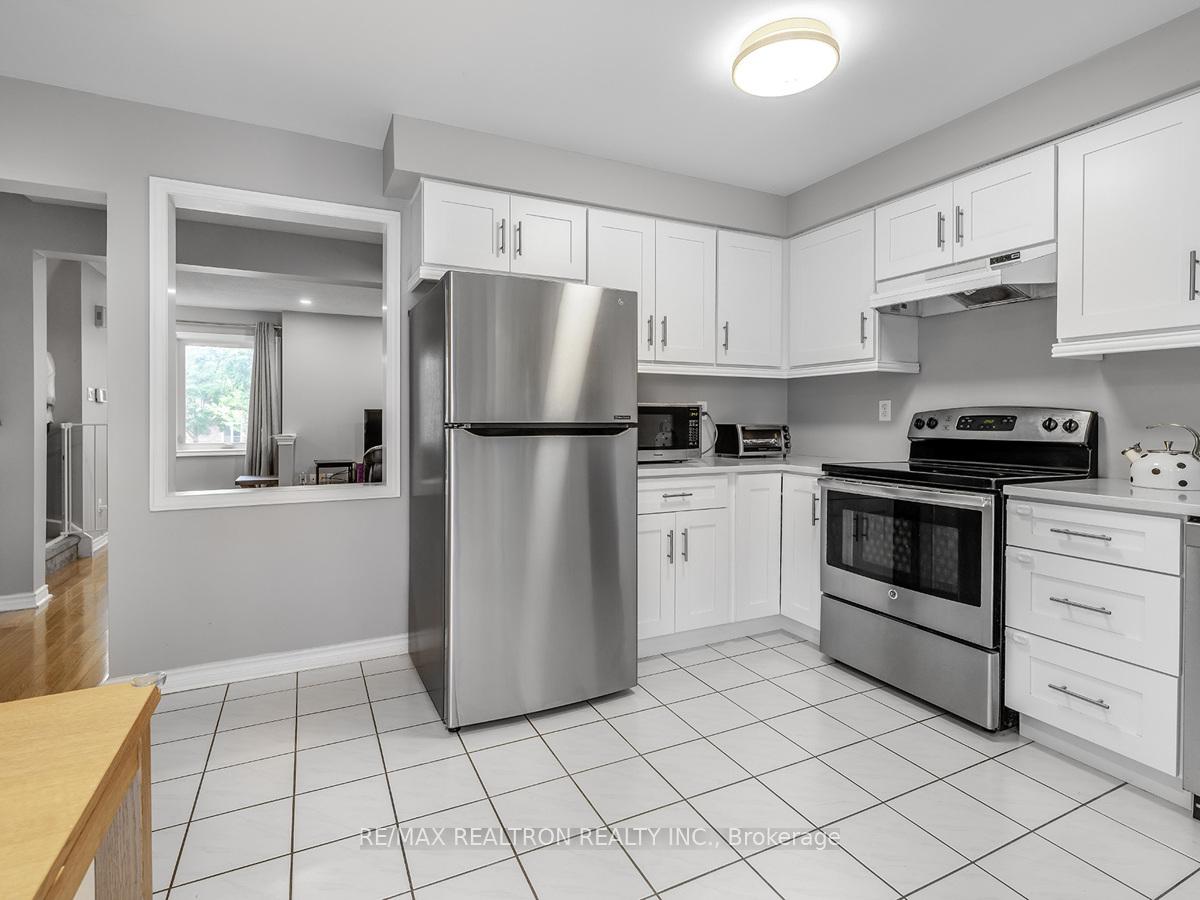 Photo 13 of 108 Sandfield Drive, Aurora, Aurora Highlands — HOMEH