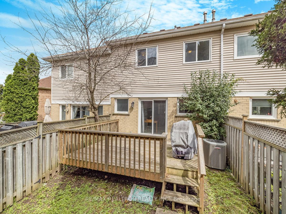 Photo 32 of 108 Sandfield Drive, Aurora, Aurora Highlands — HOMEH