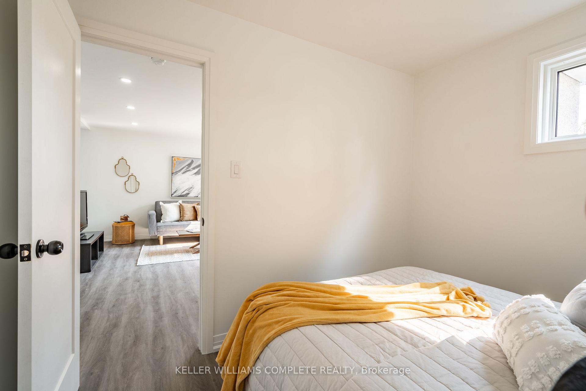 Photo 13 of 85 Walter Avenue N, Hamilton, Normanhurst — HOMEH