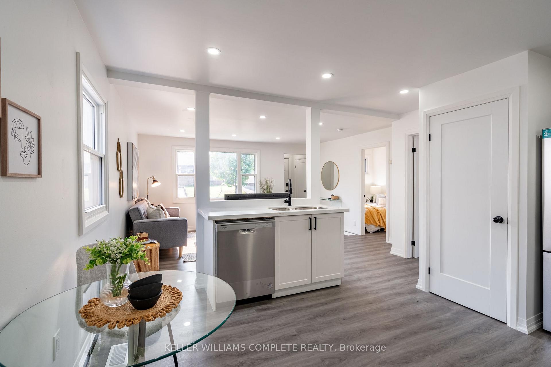 Photo 19 of 85 Walter Avenue N, Hamilton, Normanhurst — HOMEH