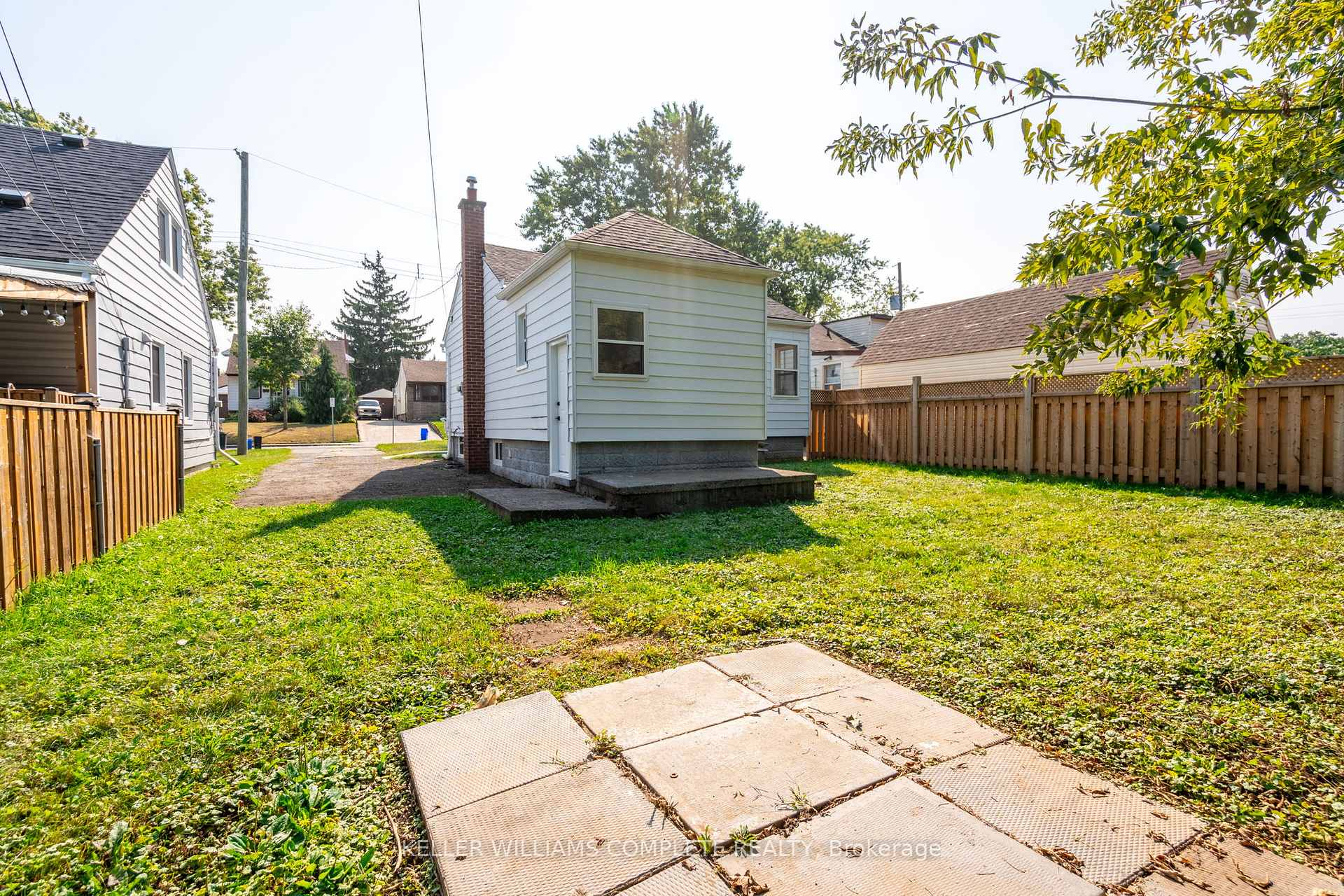 Photo 56 of 85 Walter Avenue N, Hamilton, Normanhurst — HOMEH