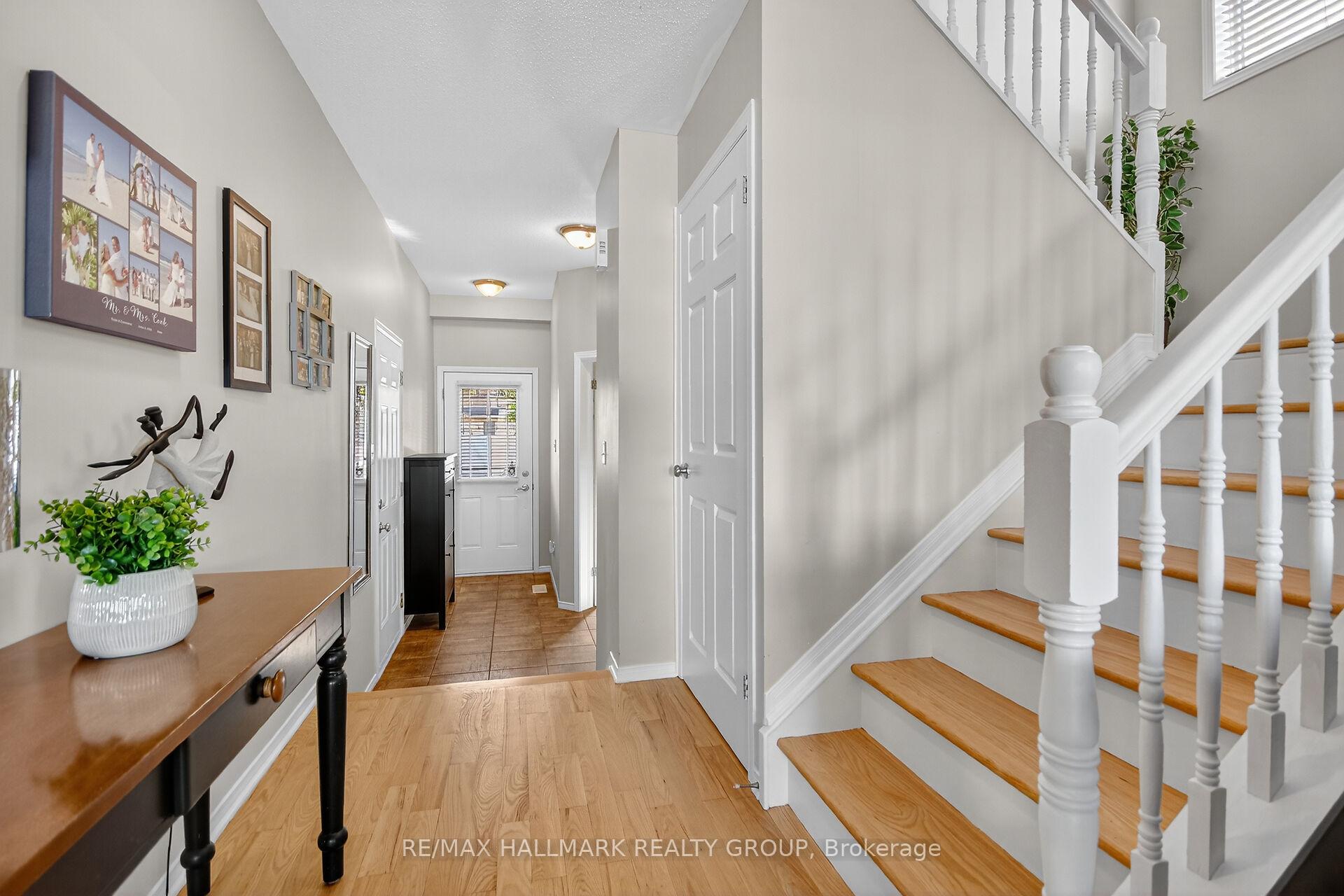 Photo 3 of 131 Harbour View Street, Ottawa, Barrhaven - Strandherd — HOMEH