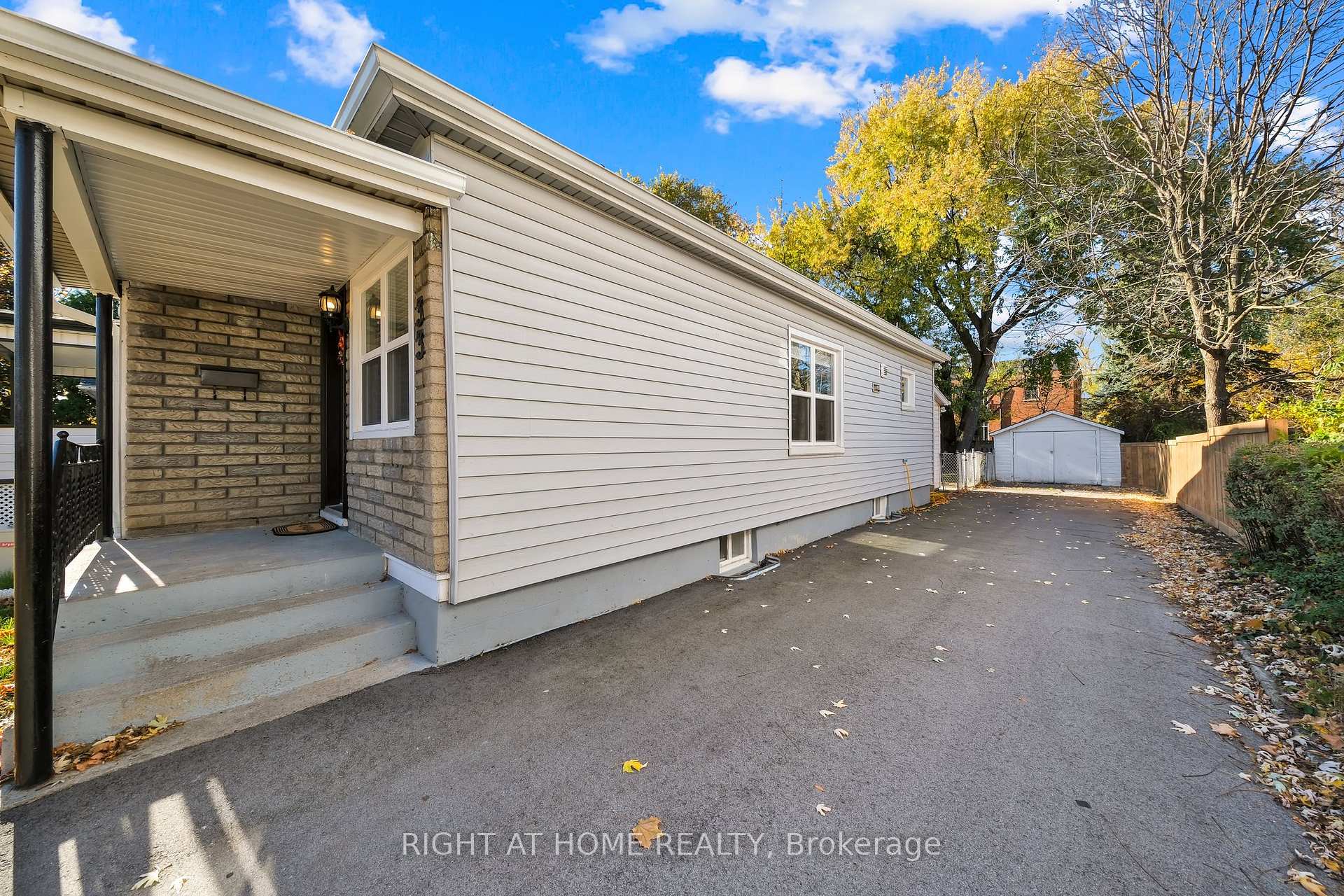 Photo 2 of 33 Rodman Street, St. Catharines, Downtown — HOMEH