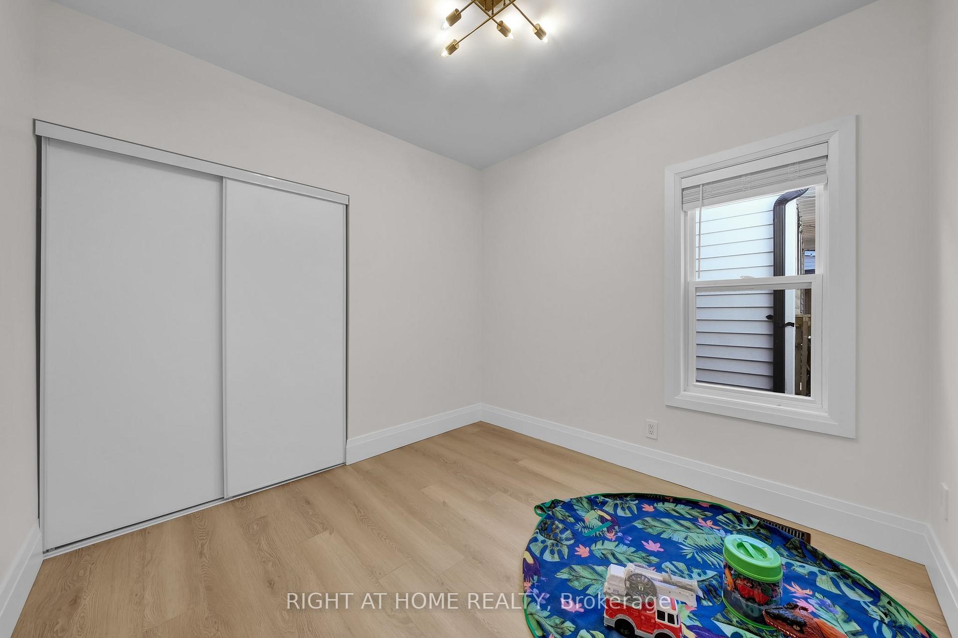 Photo 20 of 33 Rodman Street, St. Catharines, Downtown — HOMEH
