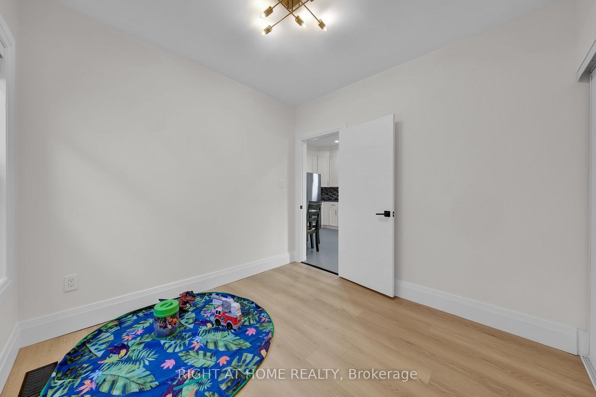 Photo 21 of 33 Rodman Street, St. Catharines, Downtown — HOMEH