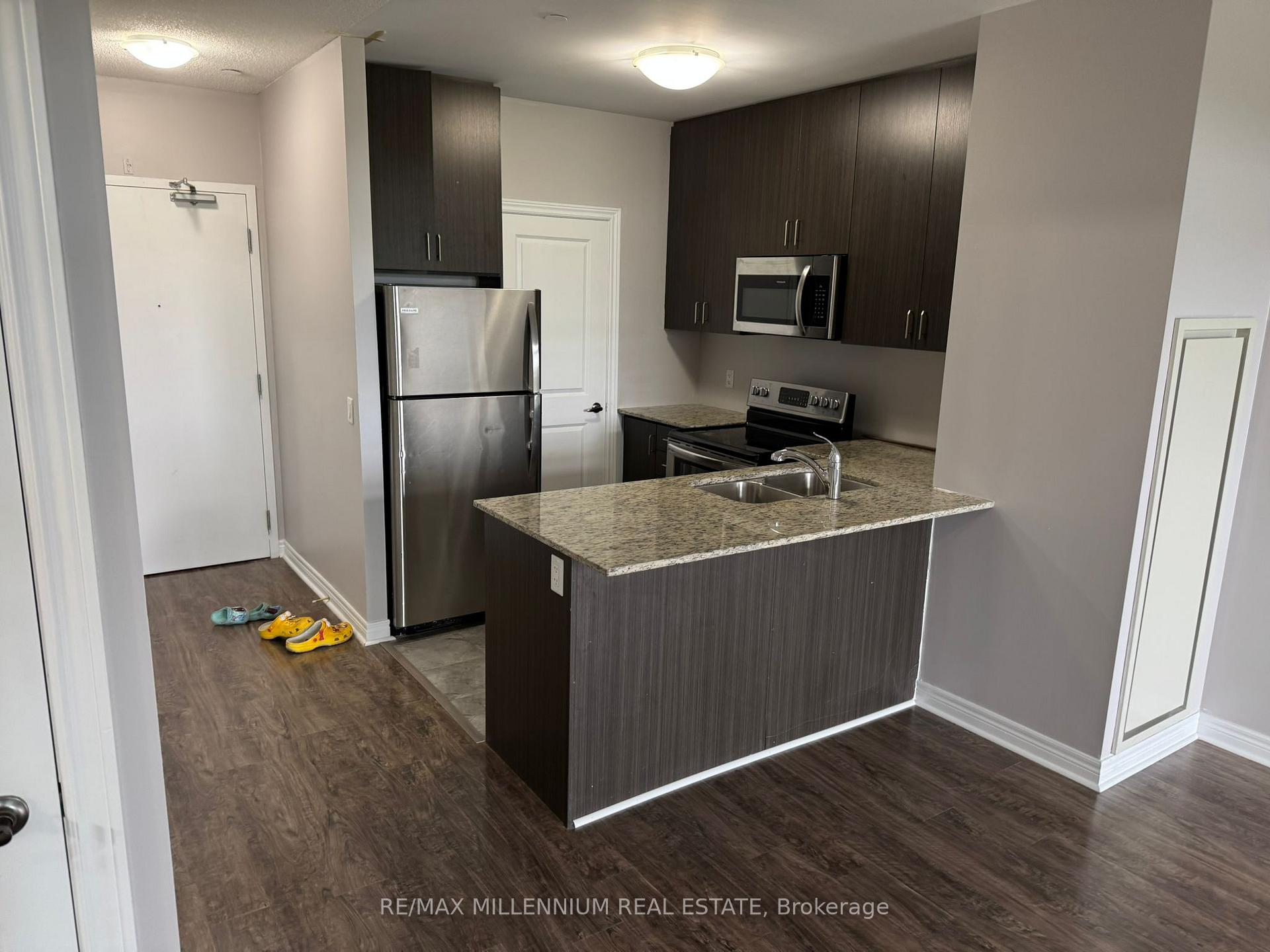 Photo 4 of Unit 502, 39 New Delhi Drive, Markham, Cedarwood — HOMEH