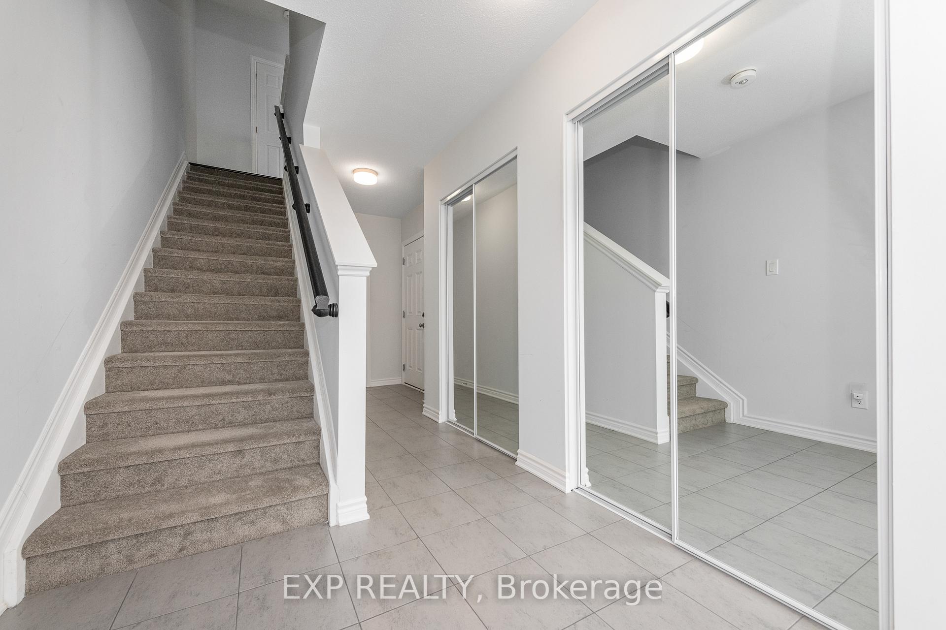 Photo 5 of 528 Rye Grass Way, Ottawa, Barrhaven - Half Moon Bay — HOMEH