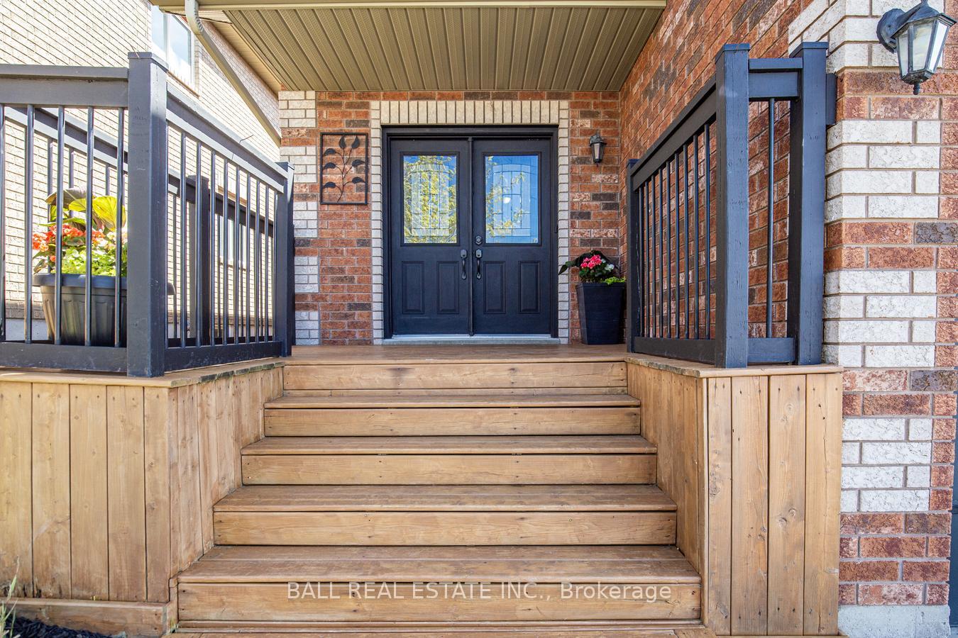 Photo 4 of 23 Glenhill Drive, Barrie, Painswick South — HOMEH