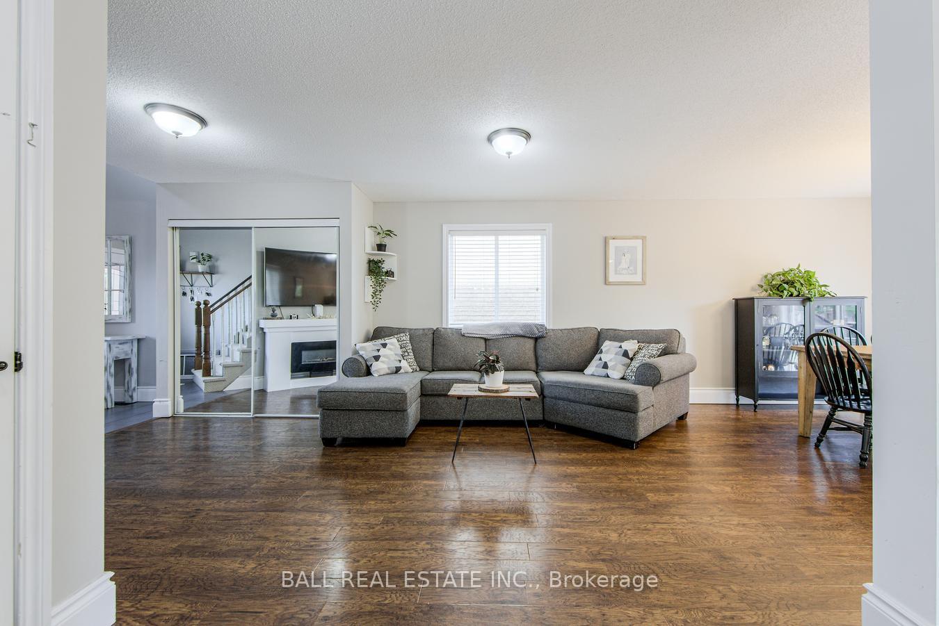 Photo 12 of 23 Glenhill Drive, Barrie, Painswick South — HOMEH