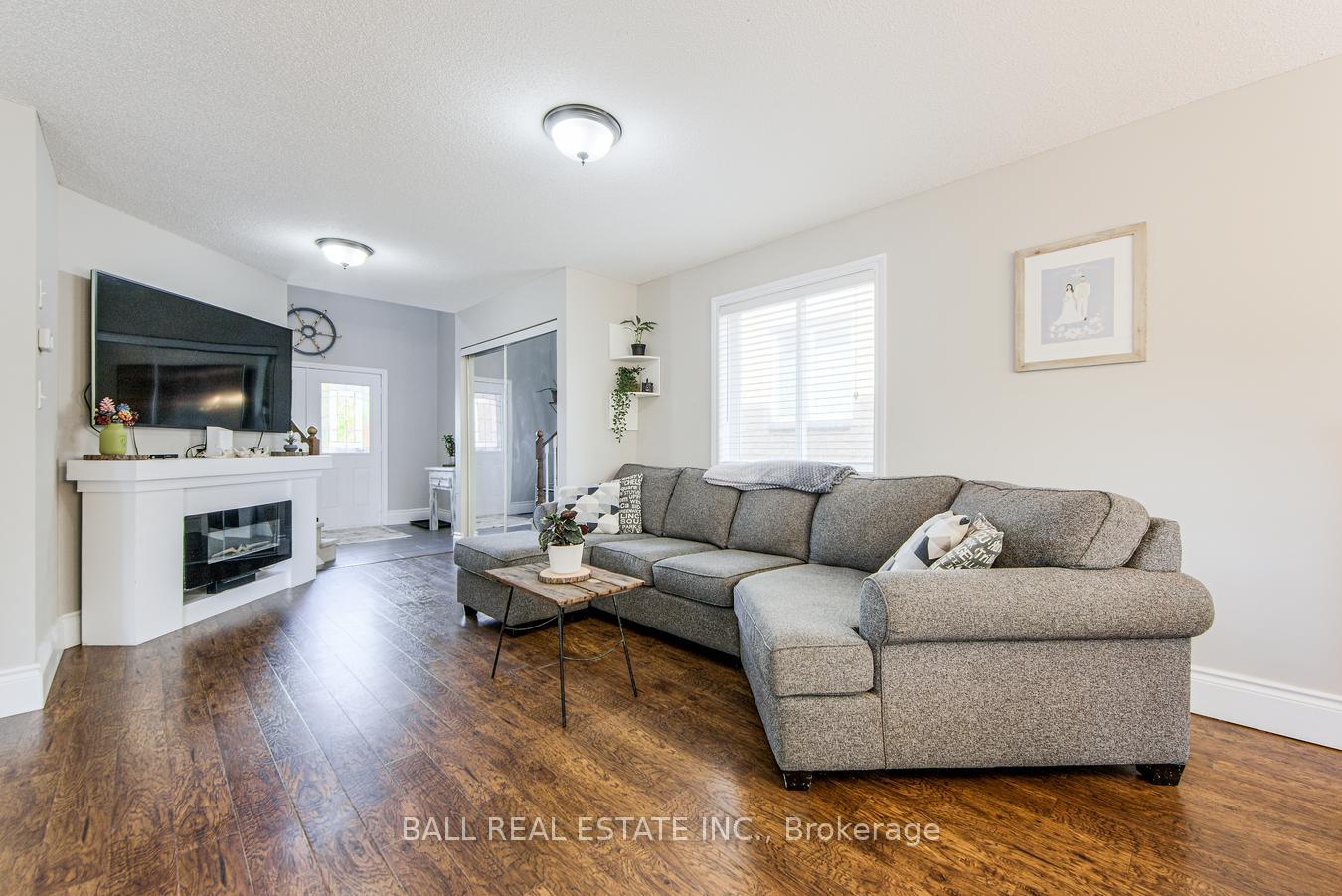 Photo 13 of 23 Glenhill Drive, Barrie, Painswick South — HOMEH