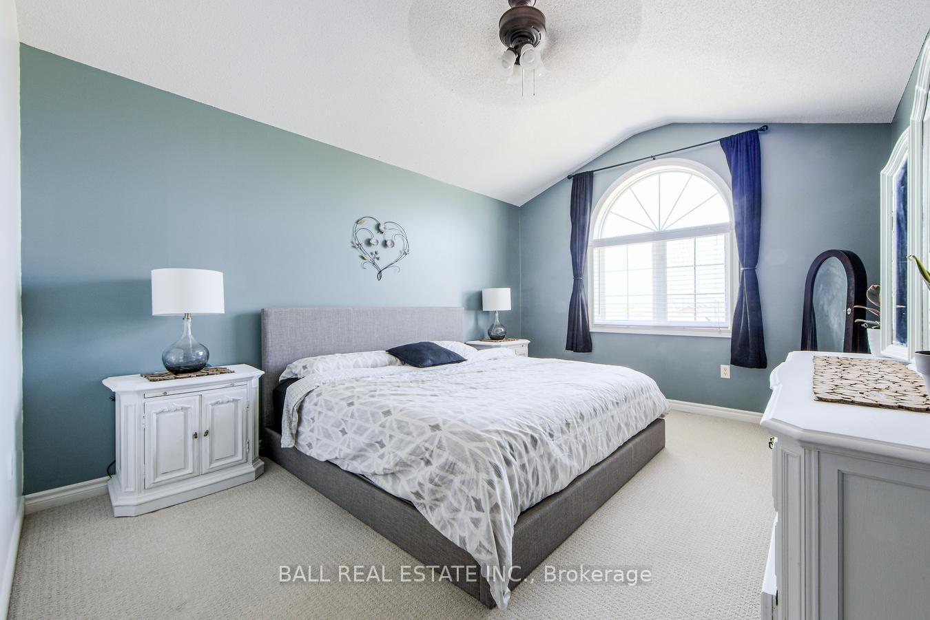 Photo 28 of 23 Glenhill Drive, Barrie, Painswick South — HOMEH