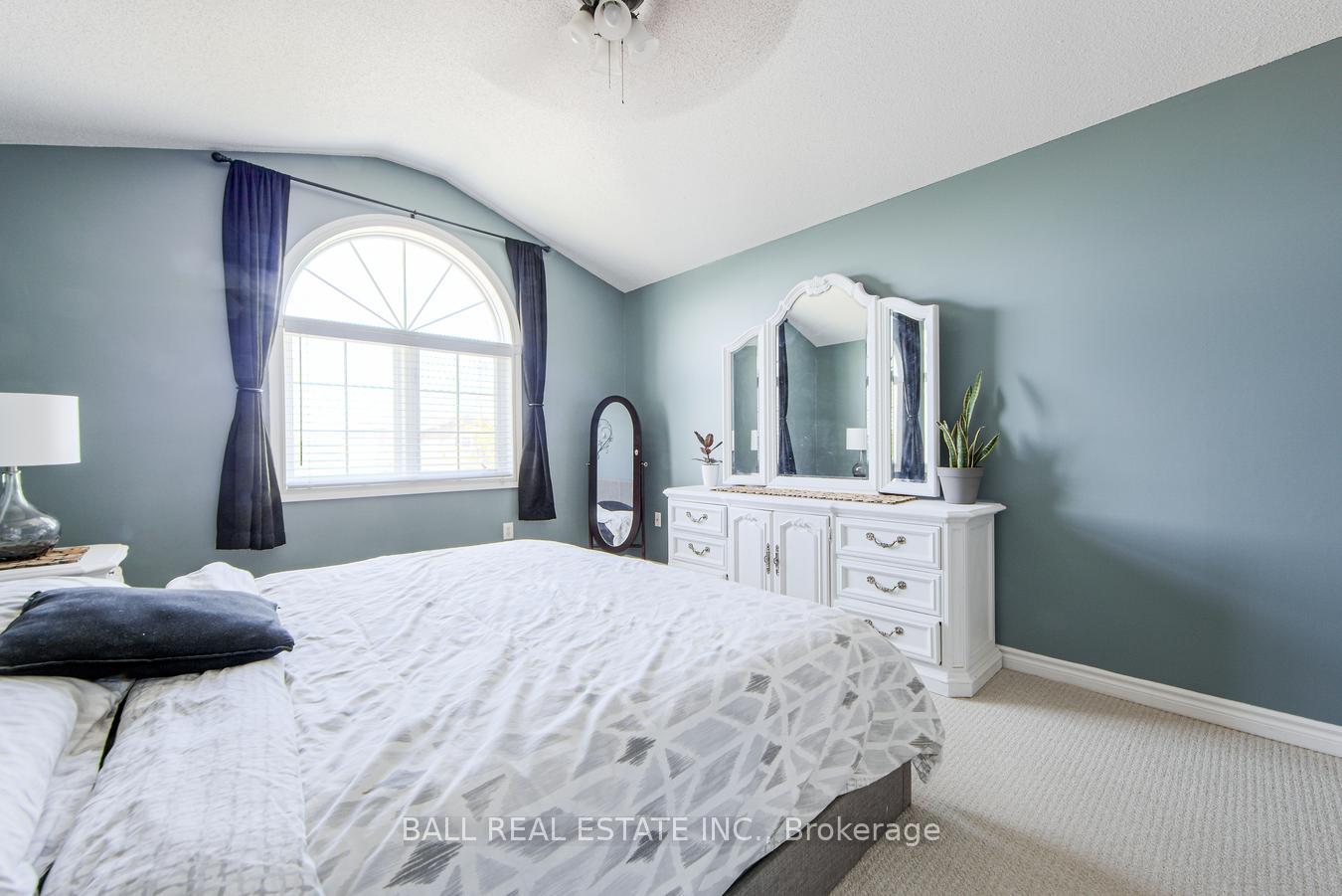 Photo 29 of 23 Glenhill Drive, Barrie, Painswick South — HOMEH