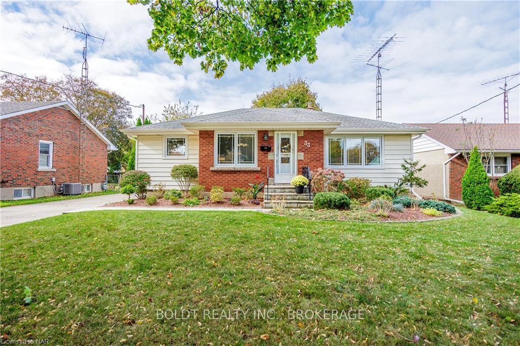 Photo 2 of 33 Patricia Drive, St. Catharines, Carlton/Bunting — HOMEH