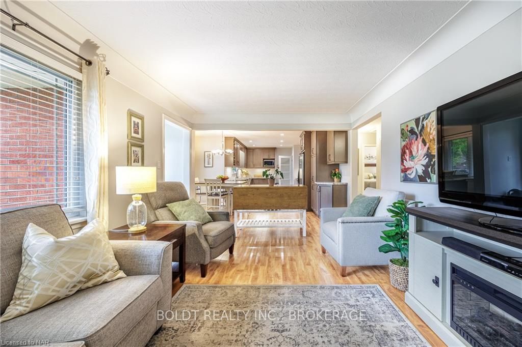 Photo 6 of 33 Patricia Drive, St. Catharines, Carlton/Bunting — HOMEH