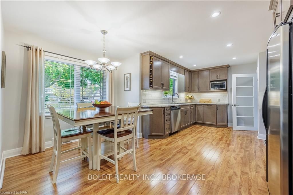 Photo 7 of 33 Patricia Drive, St. Catharines, Carlton/Bunting — HOMEH